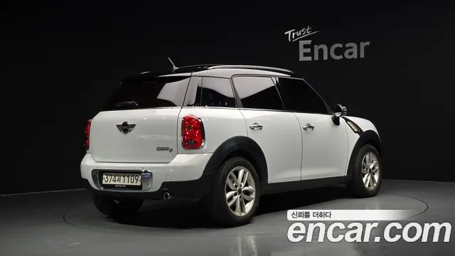 MINI Countryman 2013 thumb 2