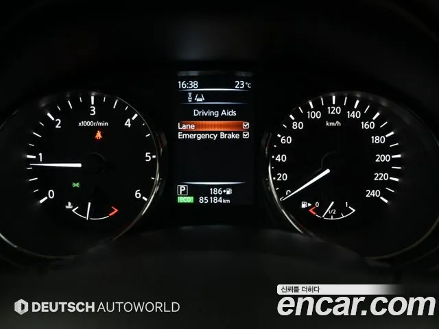 Nissan Qashqai 2016 thumb 8