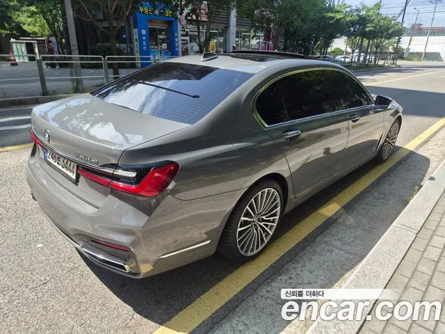 BMW 7-Series 2021 thumb 2