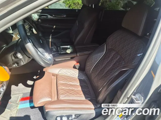 BMW 7-Series 2021 thumb 10