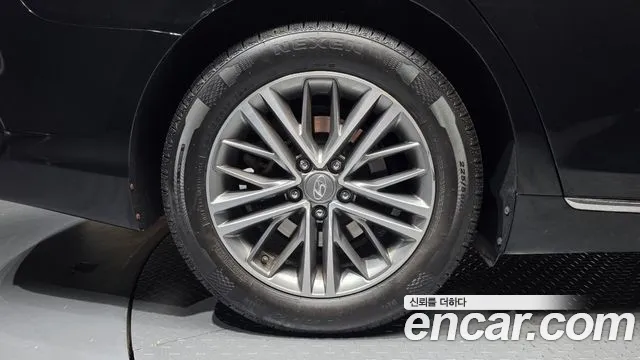 Hyundai Grandeur 2017 thumb 4