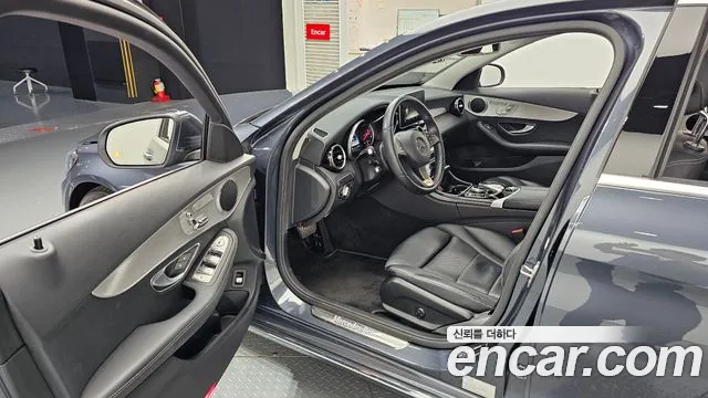 Mercedes-Benz C-Класс 2016 thumb 9