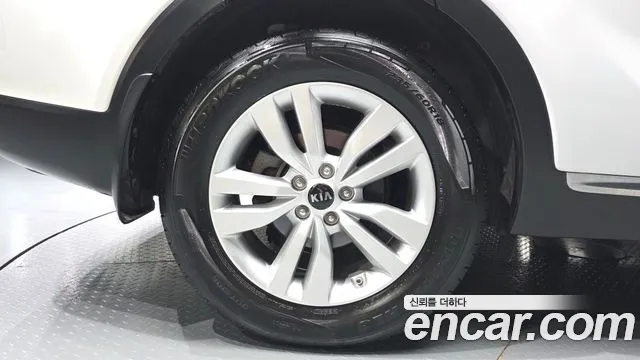 Kia Sorento 2016 thumb 5
