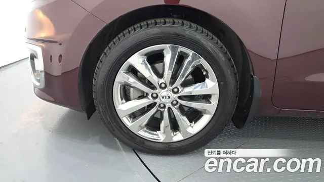 Kia Carnival 2017 thumb 5