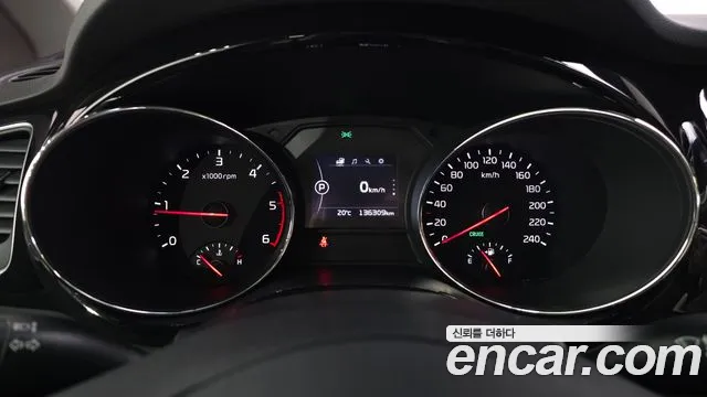 Kia Carnival 2017 thumb 8