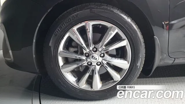 Kia Carnival 2018 thumb 5