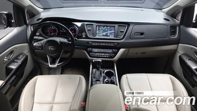 Kia Carnival 2018 thumb 7