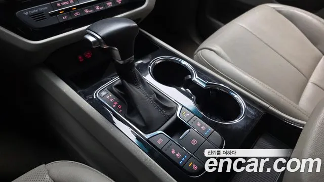 Kia Carnival 2018 thumb 9