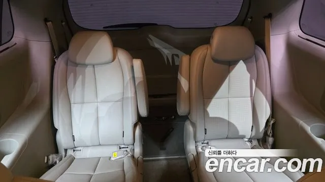 Kia Carnival 2018 thumb 12