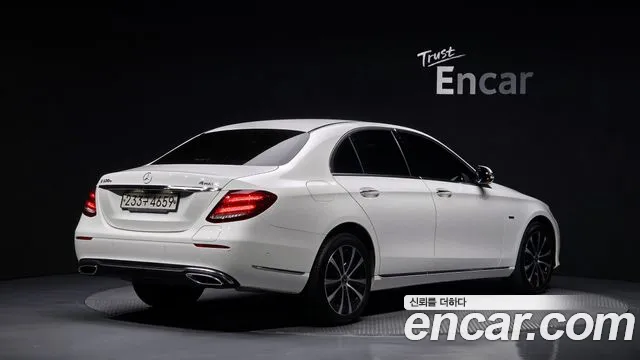 Mercedes-Benz E-Класс 2020 thumb 2