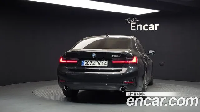 BMW 3-Series 2019 thumb 4