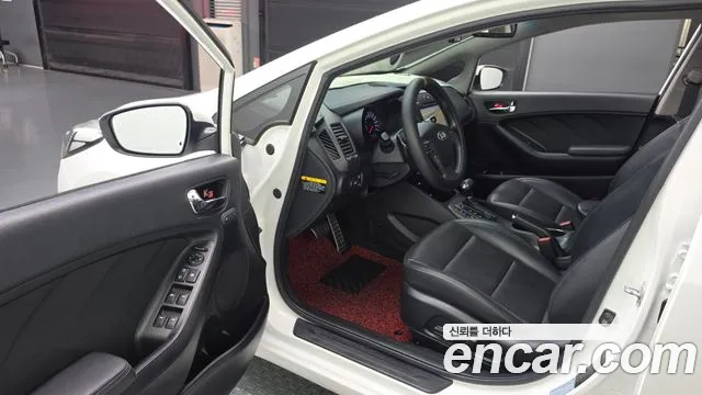Kia K3 2013 thumb 10