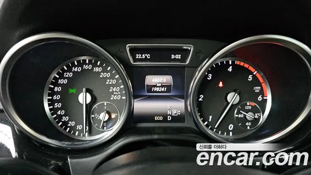 Mercedes-Benz M-class 2014 thumb 8