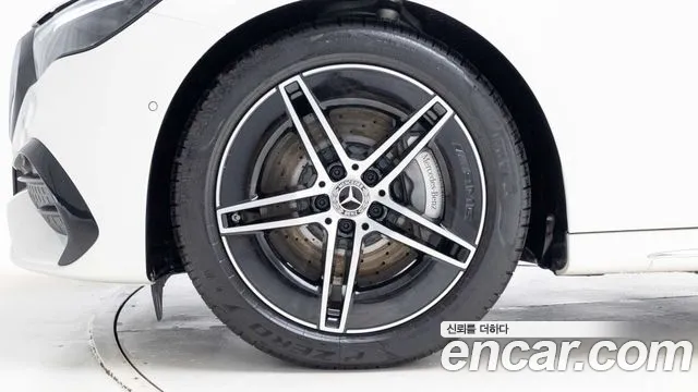 Mercedes-Benz E-Класс 2025 thumb 5