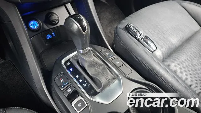 Hyundai Santa Fe 2017 thumb 9