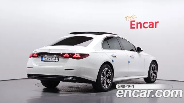 Mercedes-Benz E-Класс 2025 thumb 2