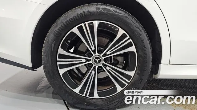 Mercedes-Benz E-Класс 2025 thumb 5