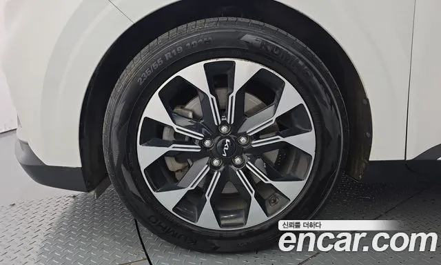 Kia Carnival 2022 thumb 5