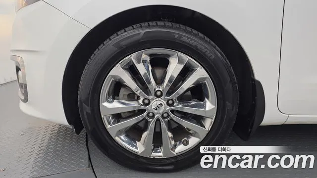 Kia Carnival 2017 thumb 5