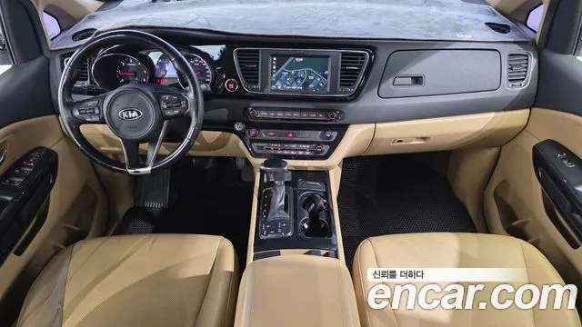 Kia Carnival 2017 thumb 7