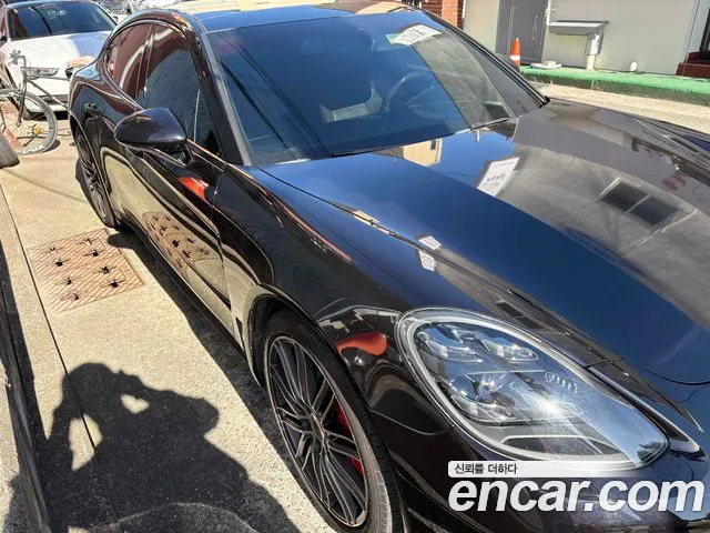 Porsche Panamera 2018 thumb 3