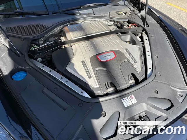 Porsche Panamera 2018 thumb 6