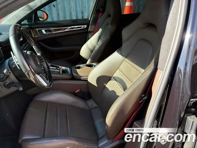 Porsche Panamera 2018 thumb 9