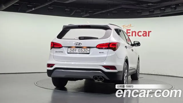 Hyundai Santa Fe 2016 thumb 4
