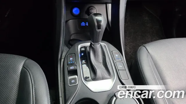 Hyundai Santa Fe 2016 thumb 9