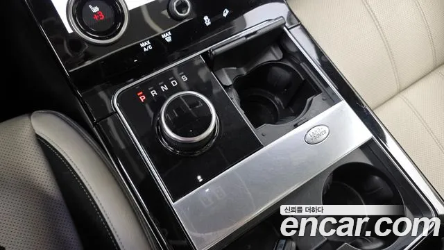 Land Rover Range Rover Velar 2019 thumb 9