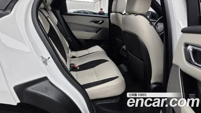 Land Rover Range Rover Velar 2019 thumb 12