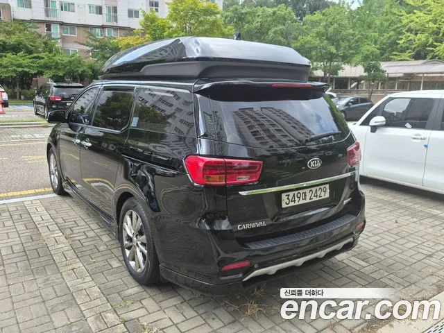 Kia Carnival 2019 thumb 2