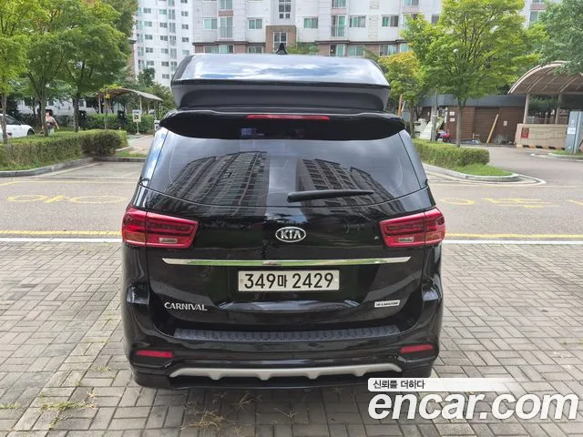 Kia Carnival 2019 thumb 4