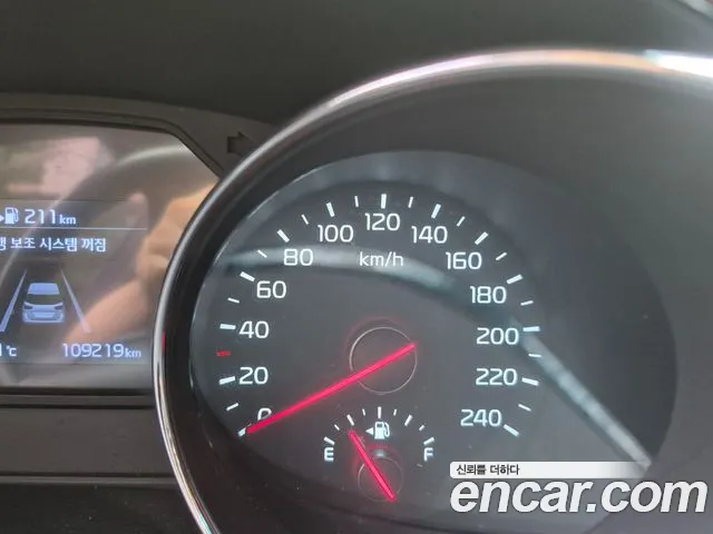 Kia Carnival 2019 thumb 8