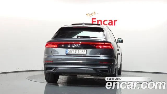 Audi Q8 2021 thumb 4