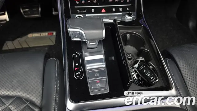 Audi Q8 2021 thumb 9