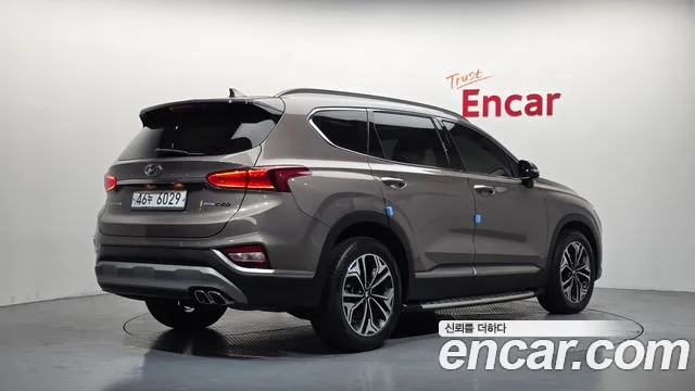 Hyundai Santa Fe 2018 thumb 2