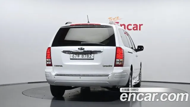 Kia Carnival 2012 thumb 3