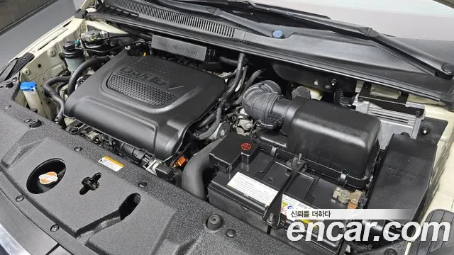 Kia Carnival 2012 thumb 5