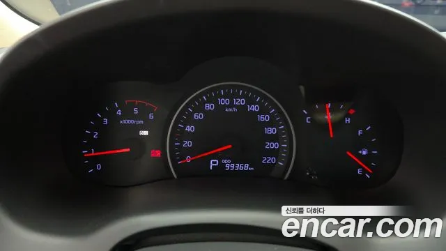 Kia Carnival 2012 thumb 7