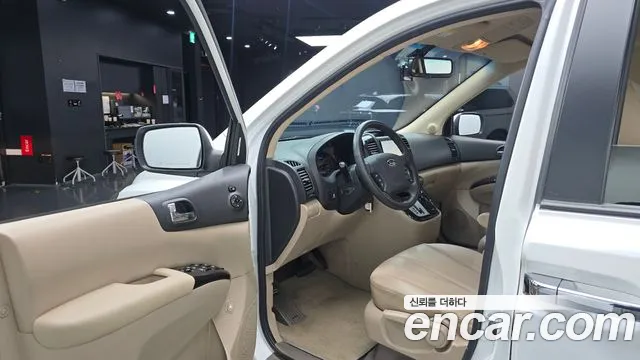 Kia Carnival 2012 thumb 9