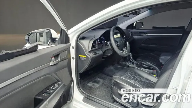Hyundai Avante 2018 thumb 10