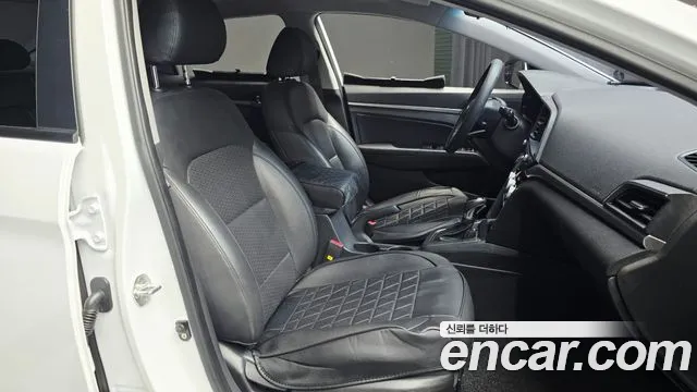 Hyundai Avante 2018 thumb 12