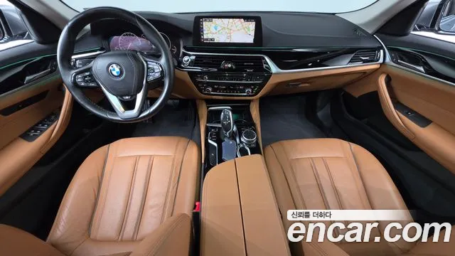 BMW 5-Series 2019 thumb 7