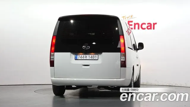 Hyundai Staria 2021 thumb 4