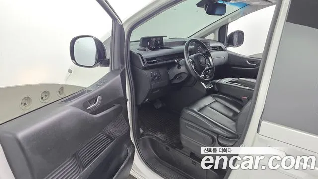 Hyundai Staria 2021 thumb 10