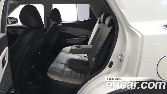 KG_Mobility_Ssangyong TIBOLI 2023 thumb 11