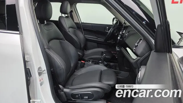 MINI Countryman 2023 thumb 11