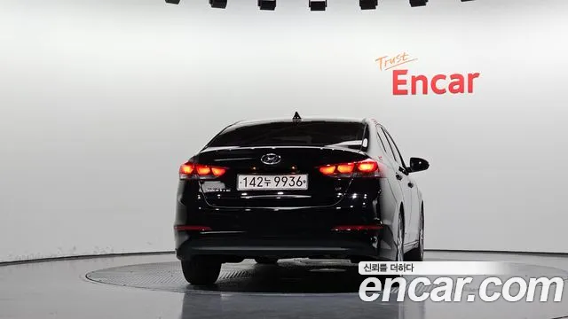 Hyundai Avante 2018 thumb 4