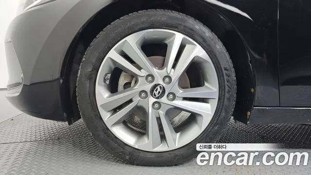 Hyundai Avante 2018 thumb 5